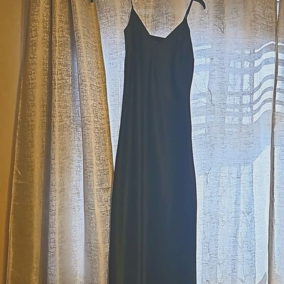 Beautiful black gown - knitted fabric over satin - Picture 2 of 8